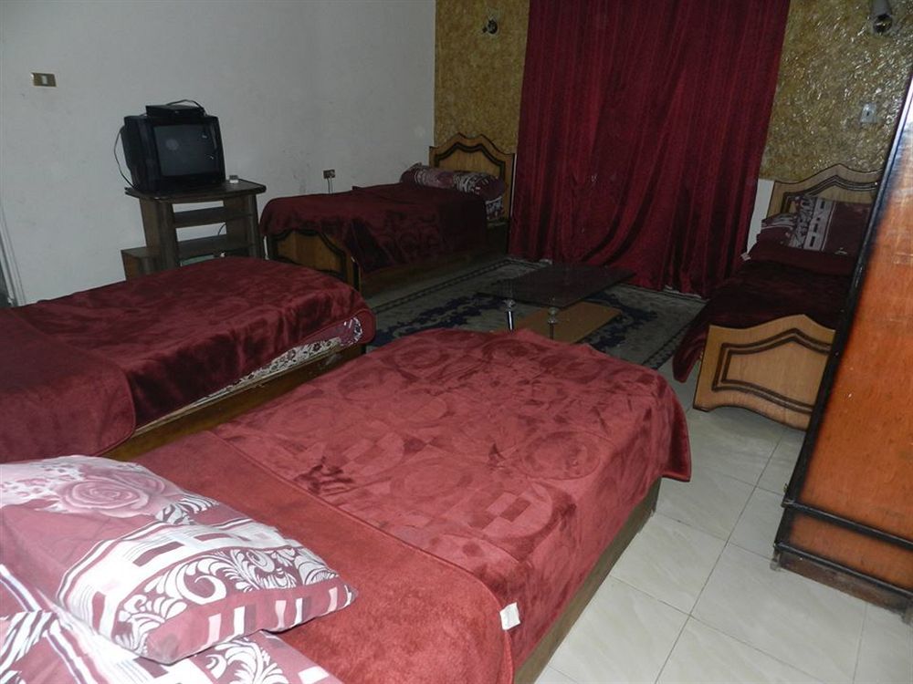 Alexander Hotel 2*